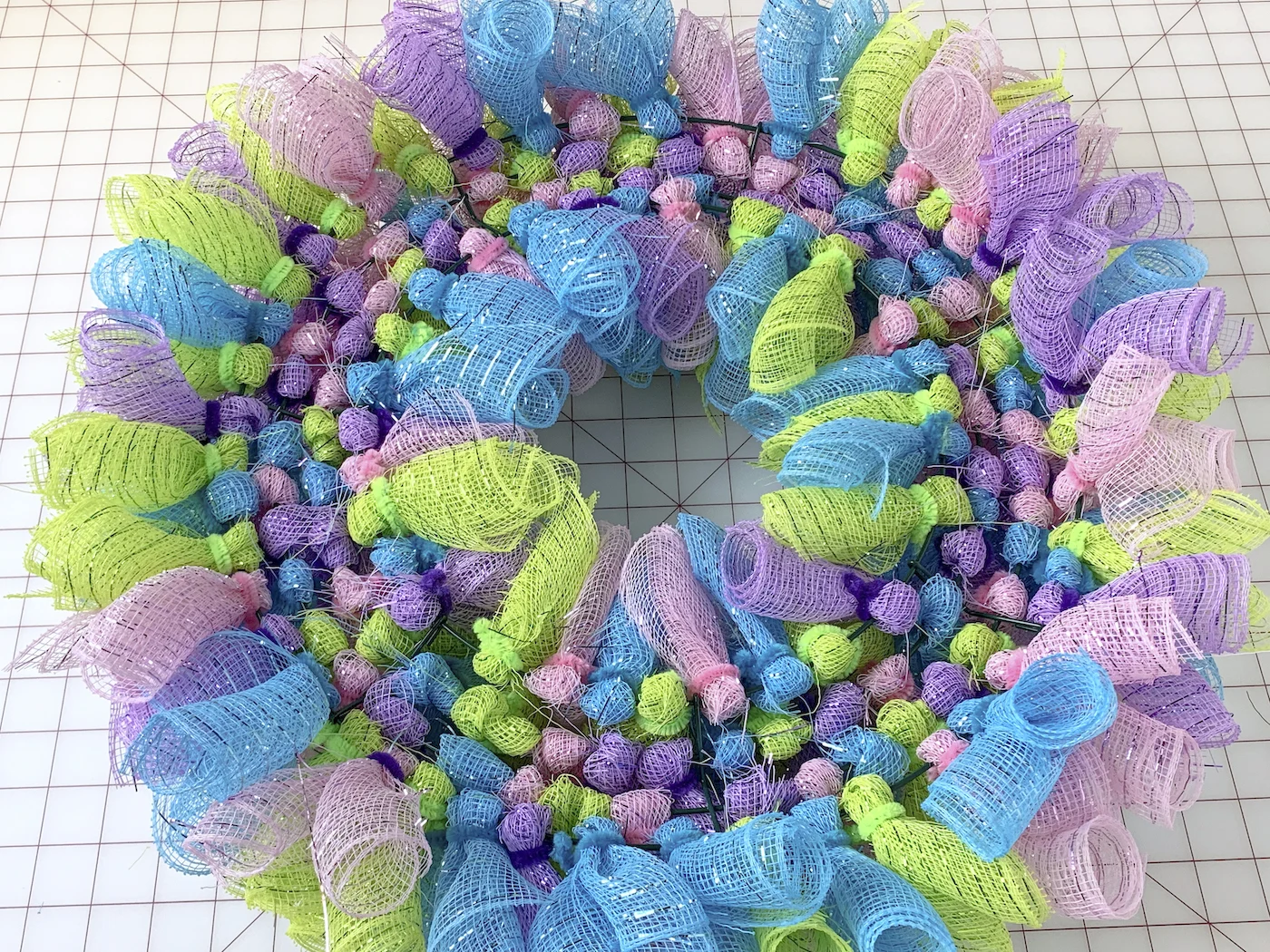 Back of the finished mesh Easter wreath