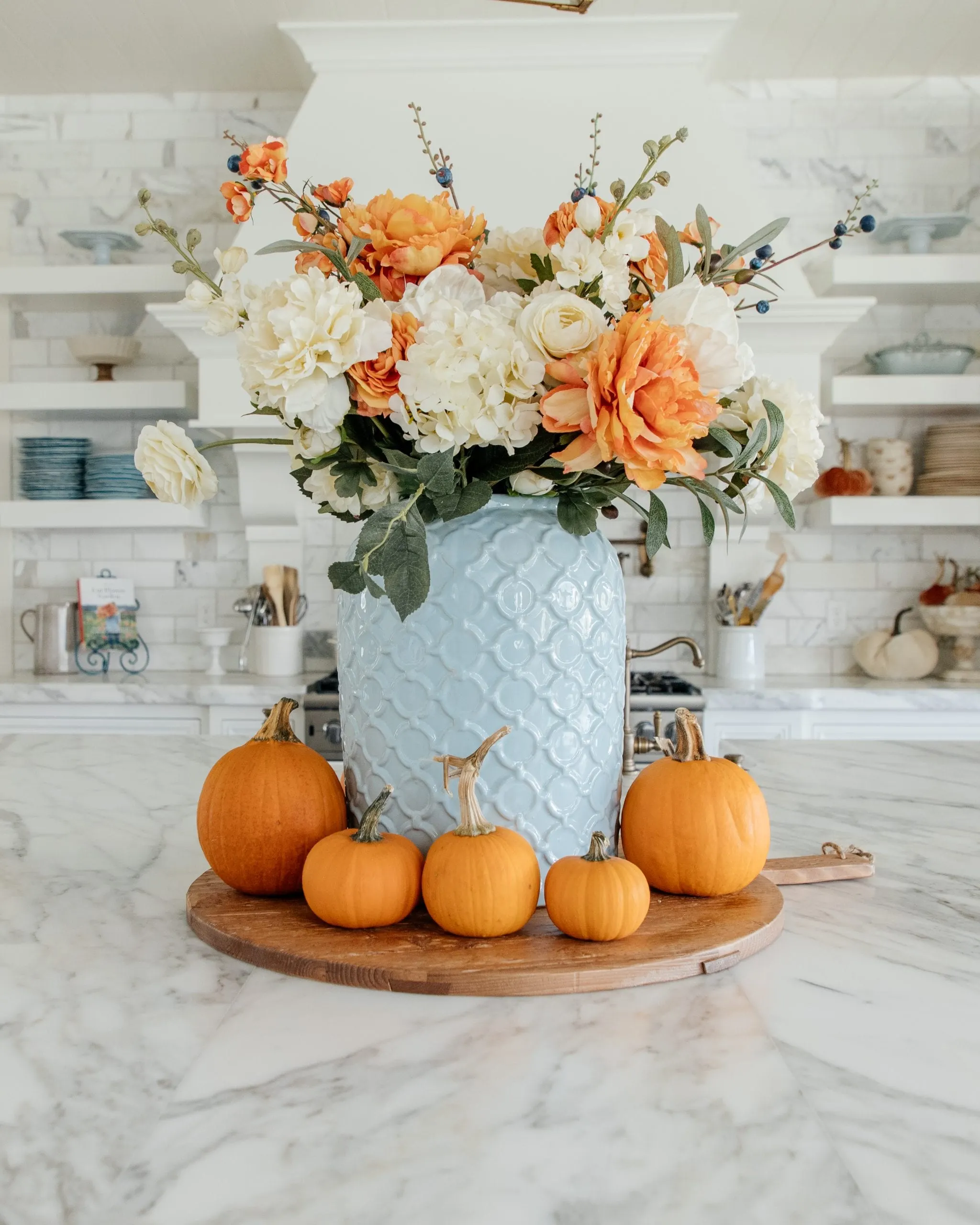 Blue-and-Orange-DIY-Fall-Centerpiece-2-scaled-1.jpg