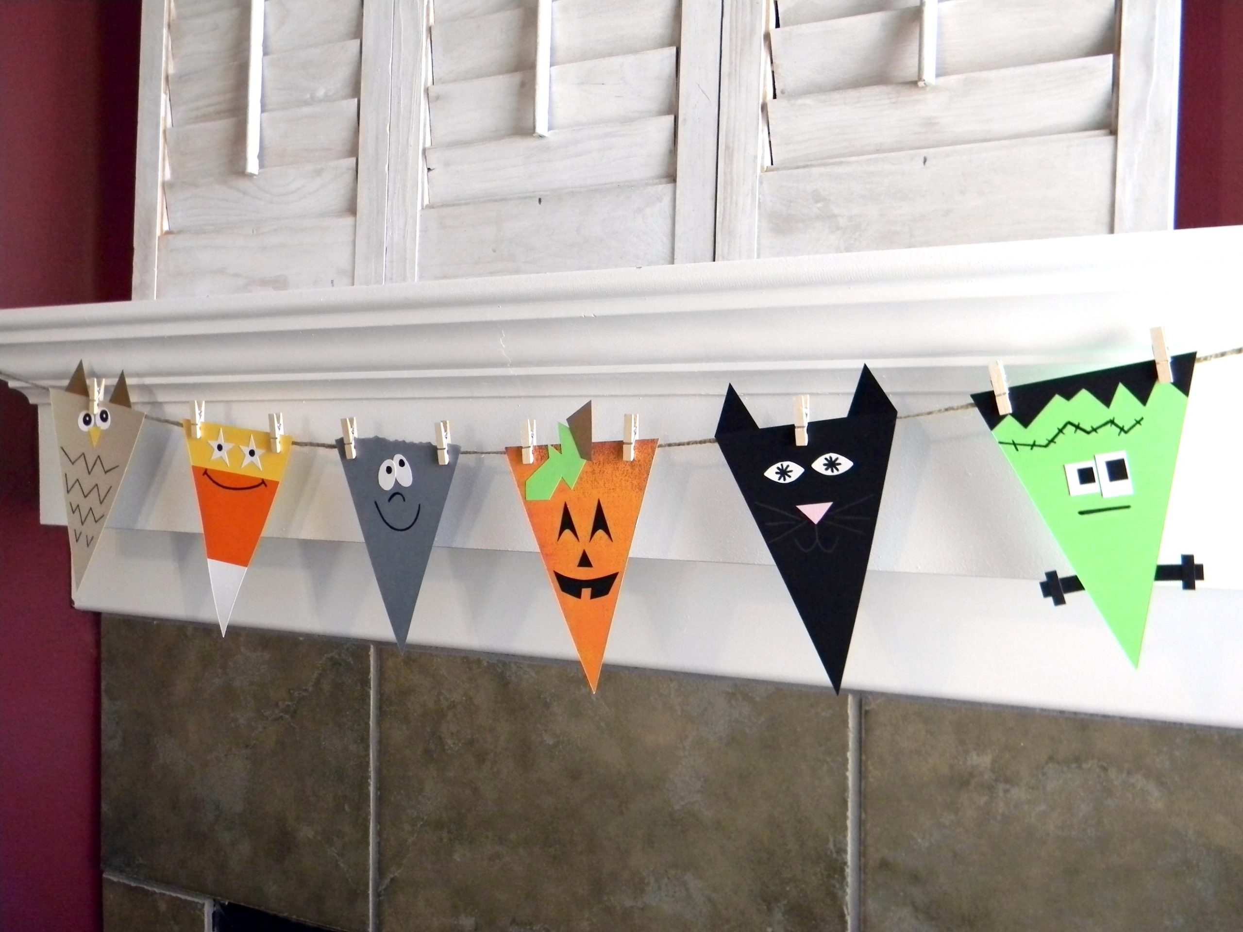 How to make a Halloween banner out of paper