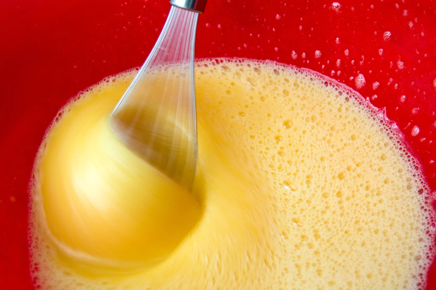 Yellow-cake-mix-in-a-mixing-bowl
