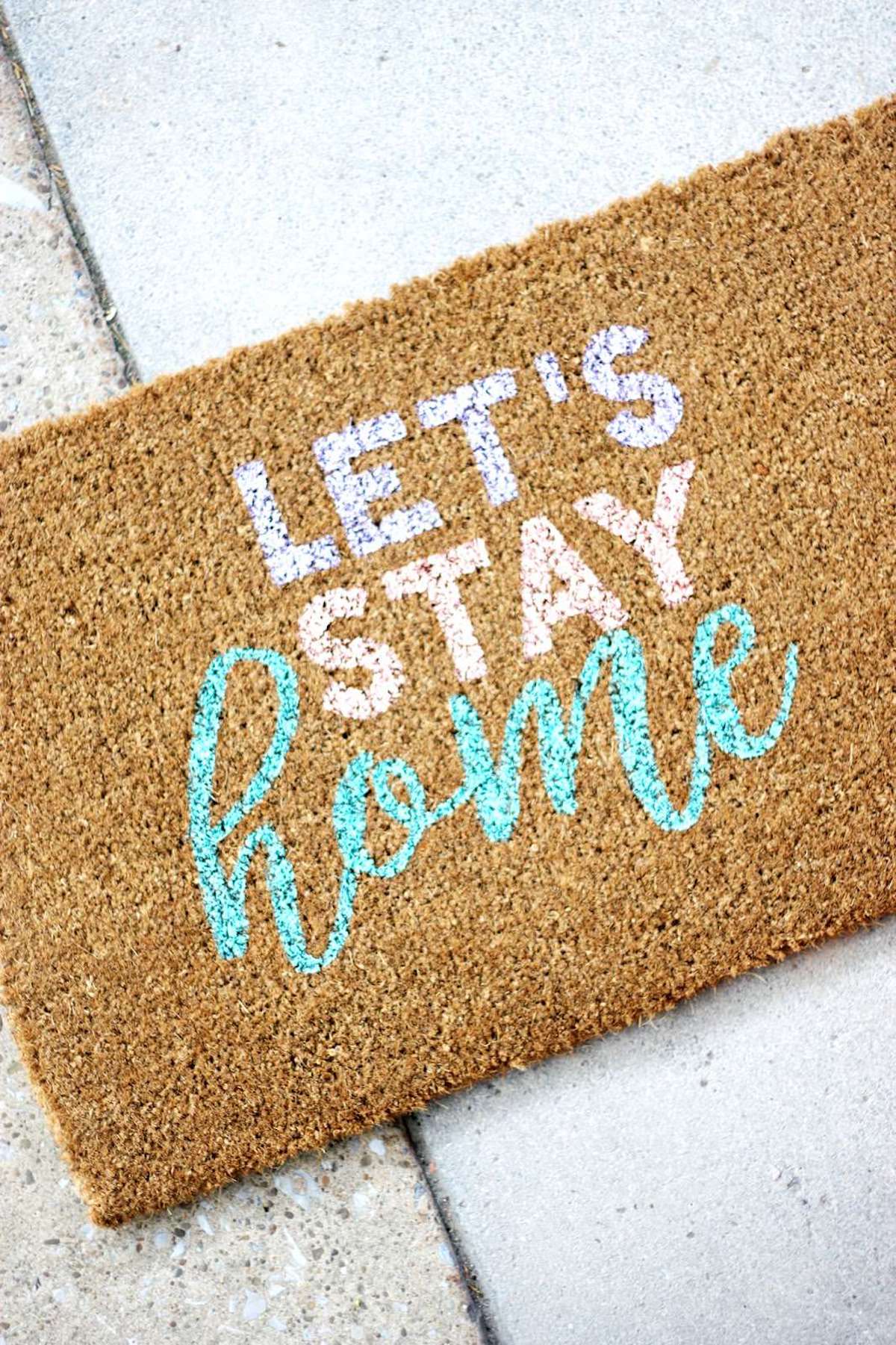 Make a Cute DIY Doormat in Three Easy Steps! - DIY Candy