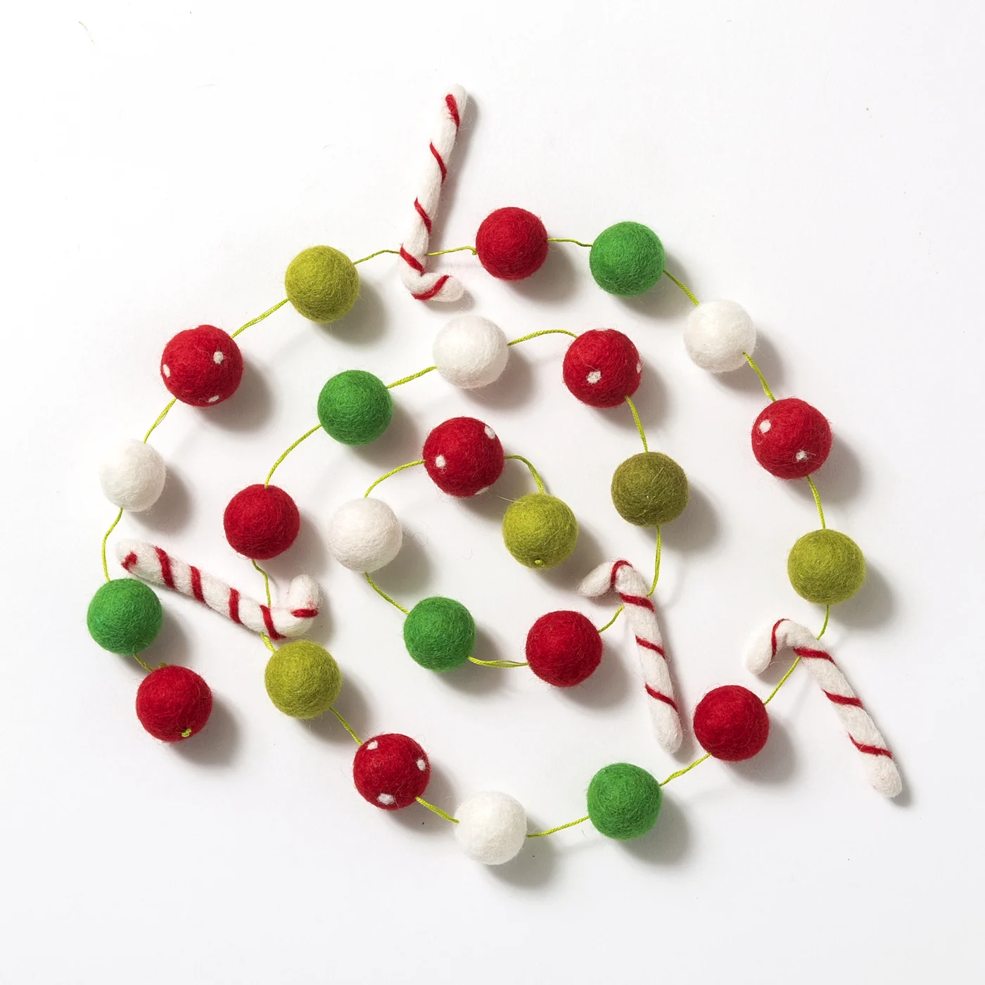 Step By Step Guide - How To Make A Felt Ball Christmas Garland