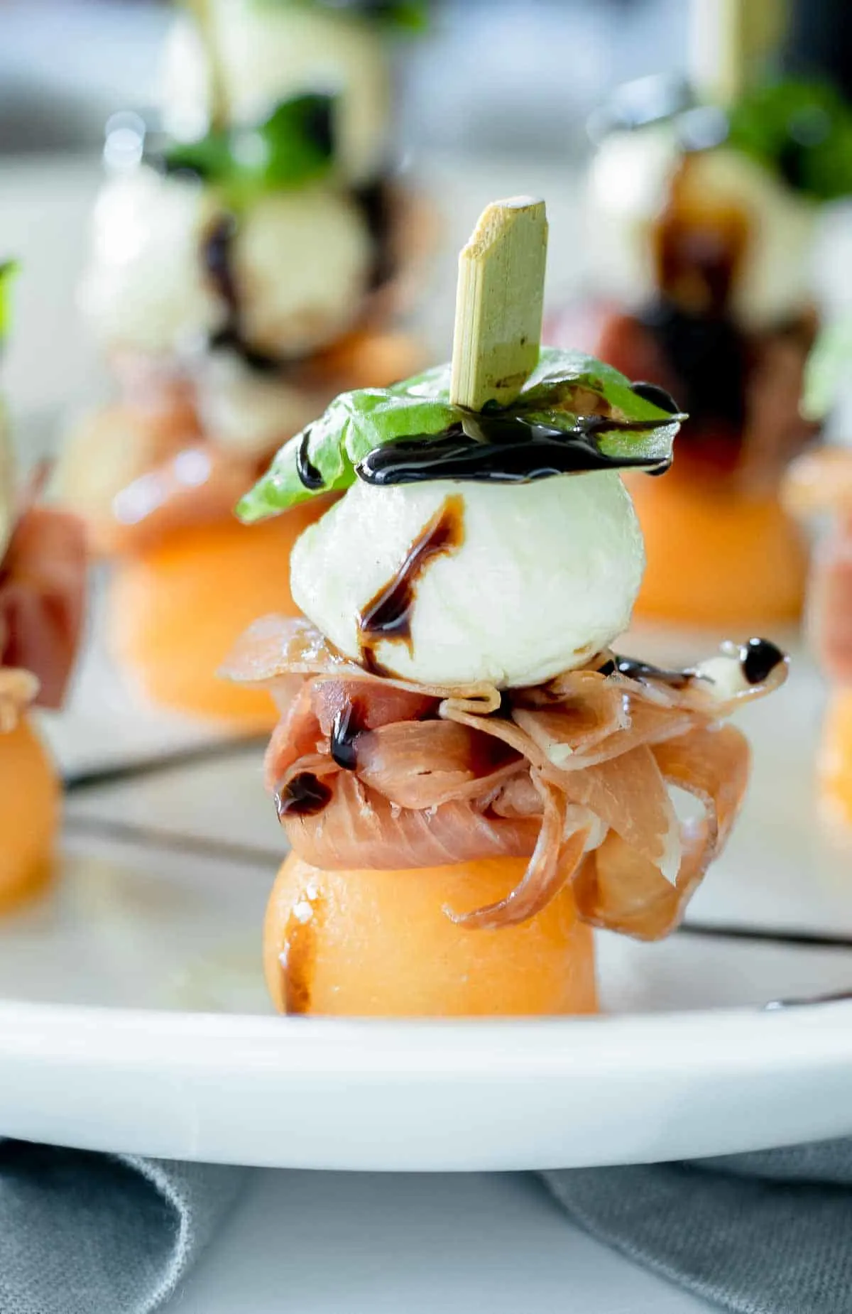 prosciutto, melon and mozzarella skewer recipe