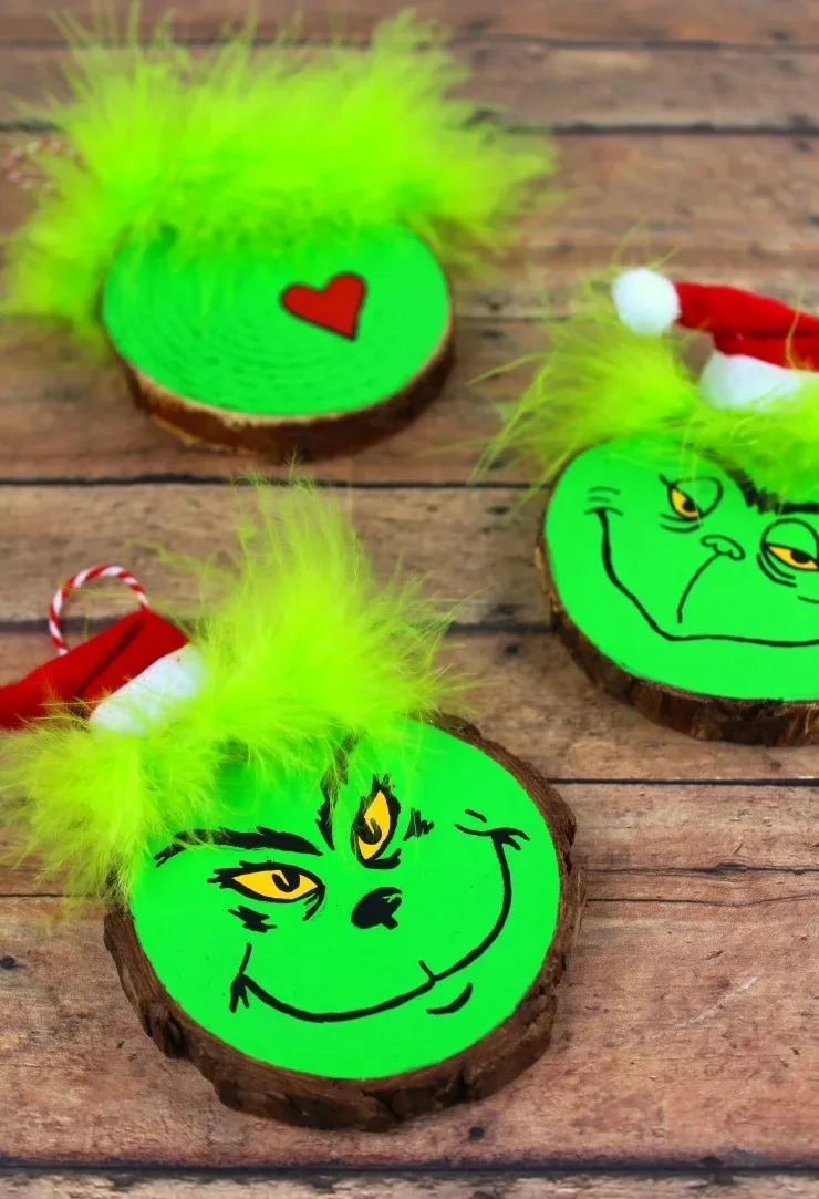 Wood Slice Grinch Ornaments