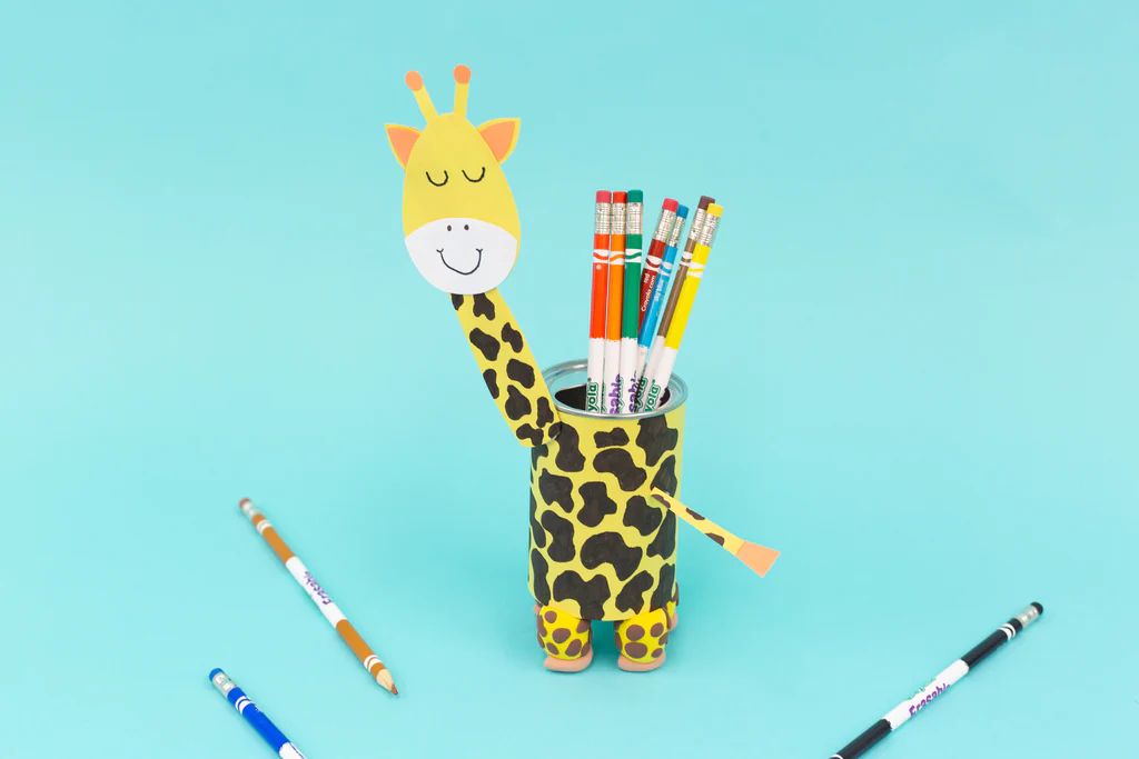 giraffe pencil holder