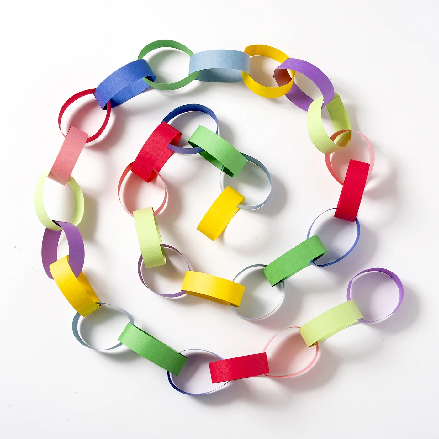 Paper Chain Made in Four Simple Steps - DIY Candy