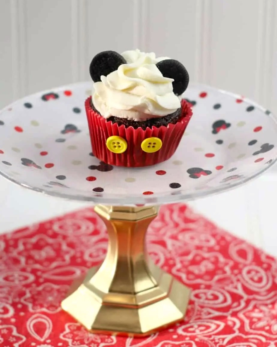 DIY Dollar Store Mickey Mouse Cake Plates