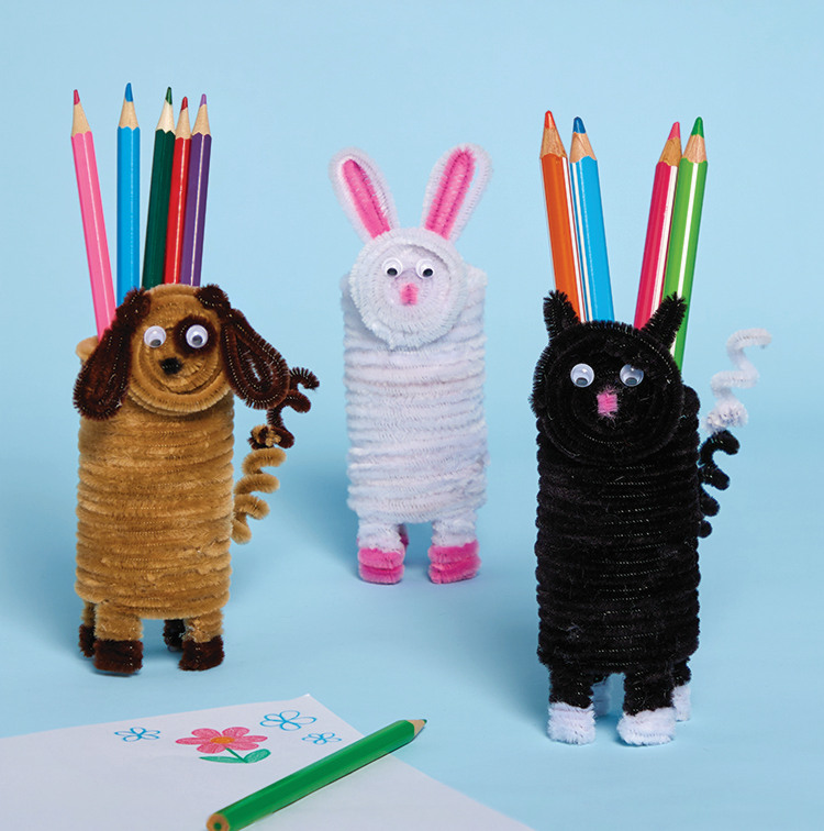 toilet paper tube and pipe cleaner pencil holders