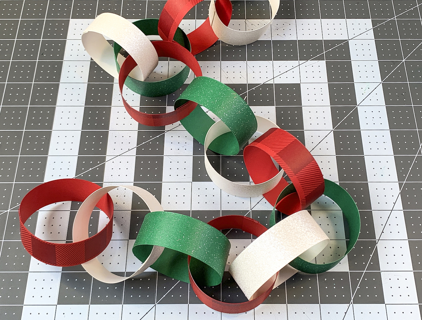 xmas paper chains