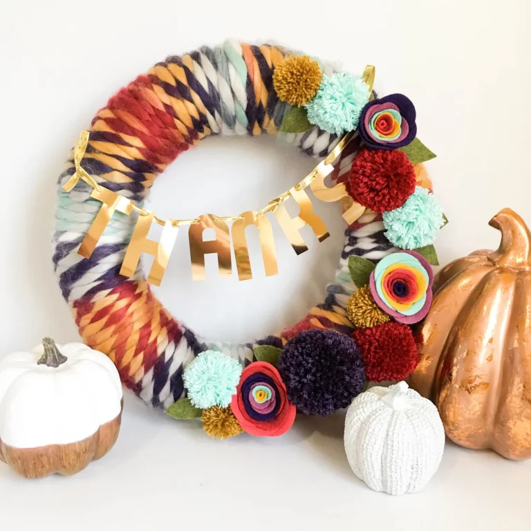 yarn wrapped 'thanks' wreath diy