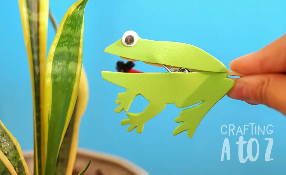 clothespin frog eating fly craft