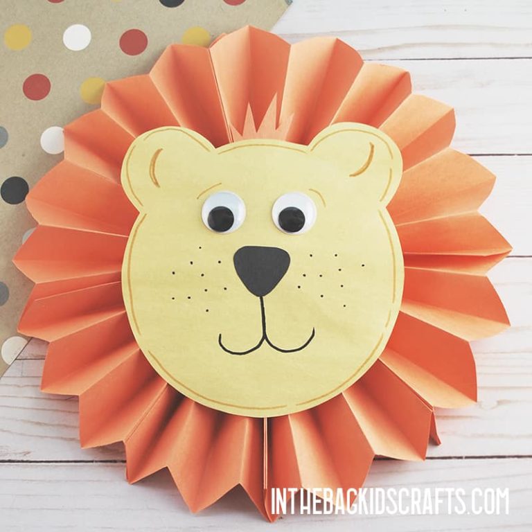 paper lion craft with accordion folded rosette