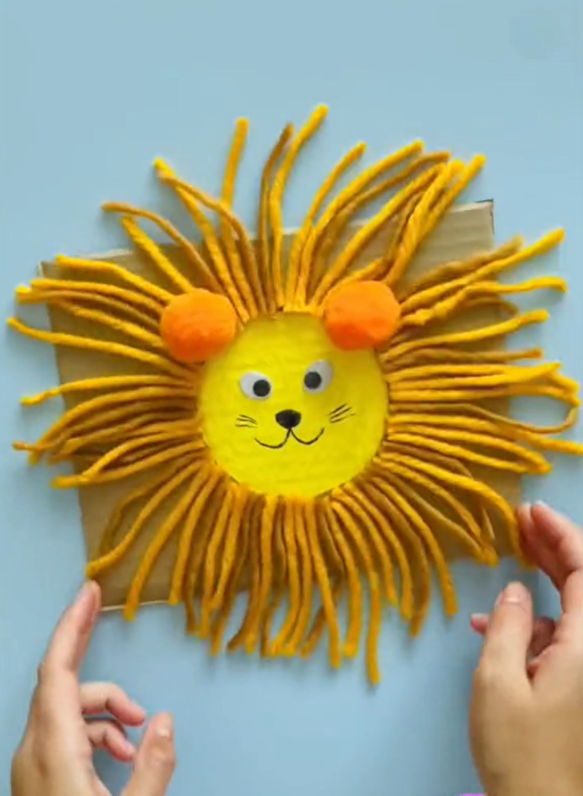 yarn and pom pom lion craft