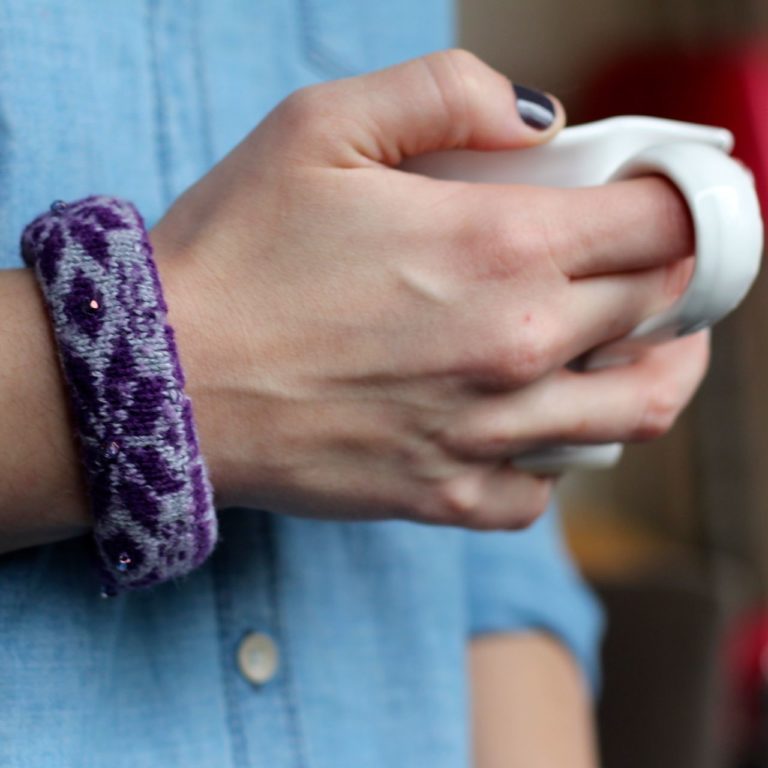 cozy winter sock bracelet tutorial