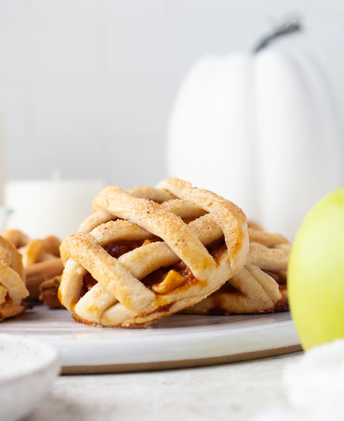 Baked mini apple pie cookie