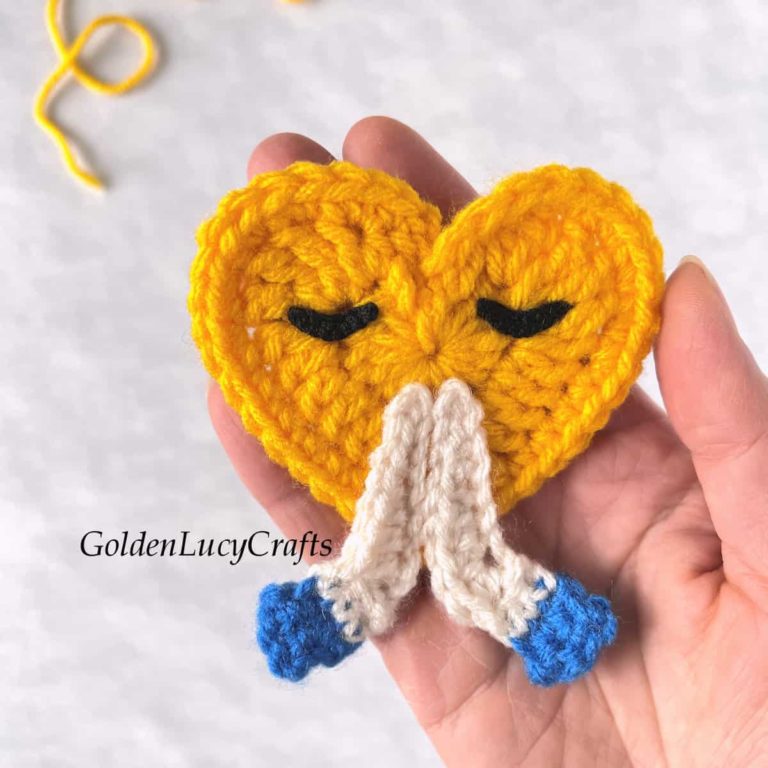 crochet heart emoji praying hands