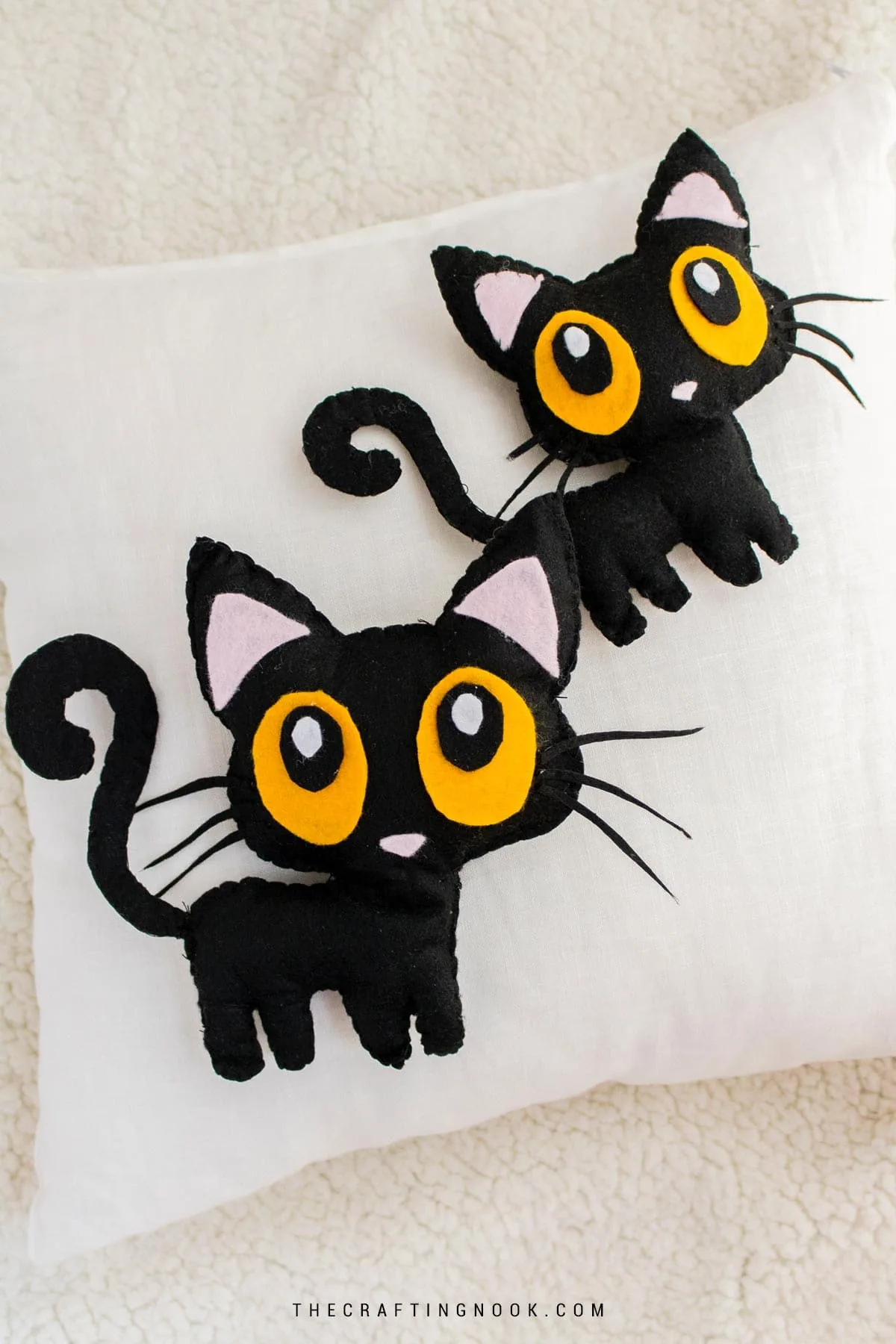 DIY Halloween black cat felt softie pattern