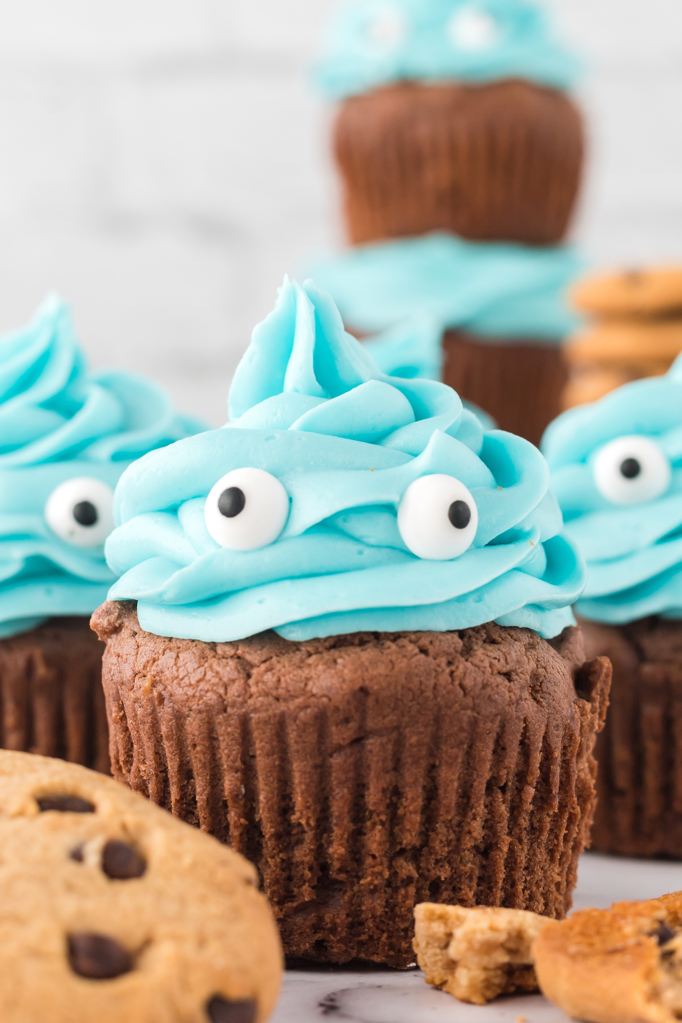 cookie monster cup cakes