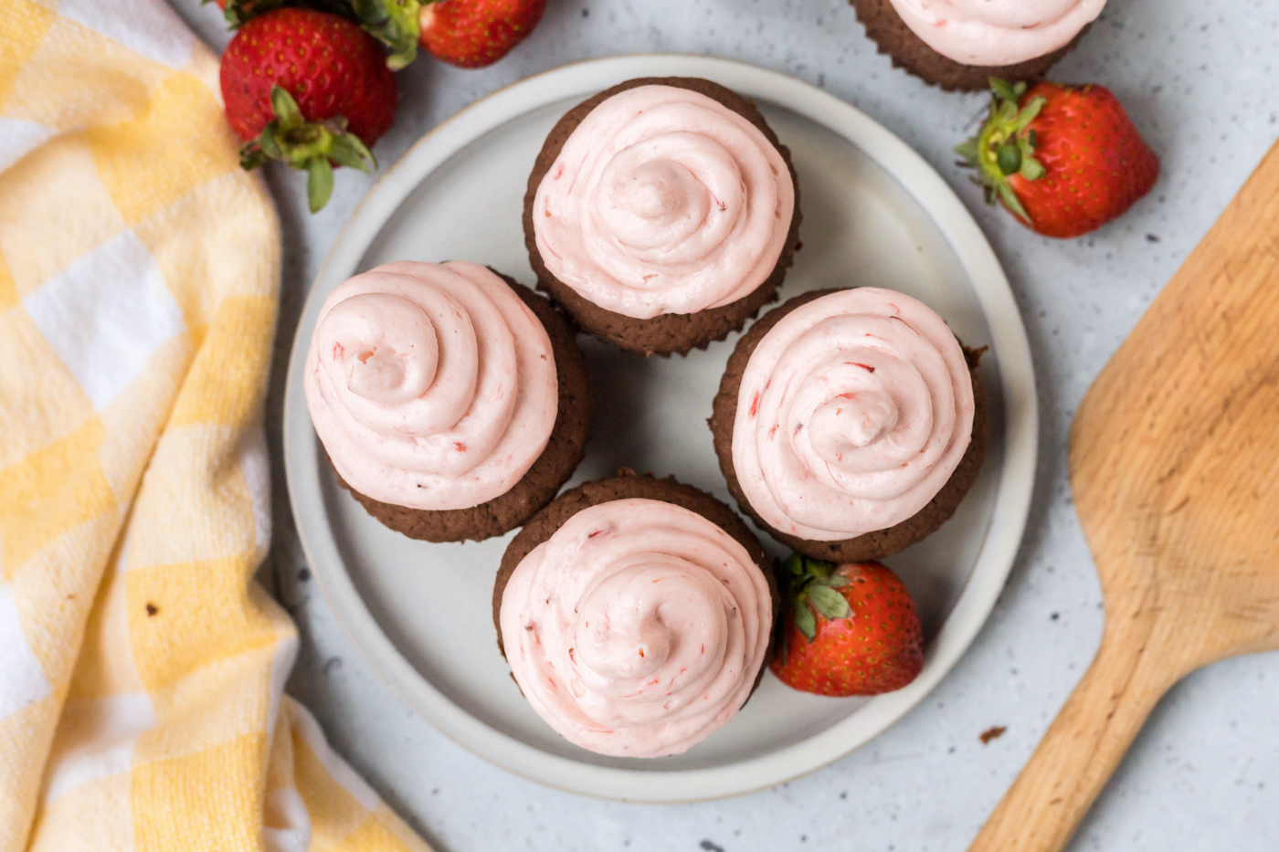 nutella cupcakes with strawberry frosting
