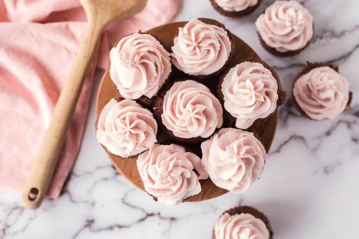 Frost the cupcakes with pink cupcakes