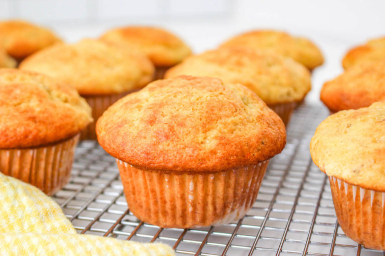 Easy And Delicious Cake Mix Banana Muffins Recipe - DIY Candy