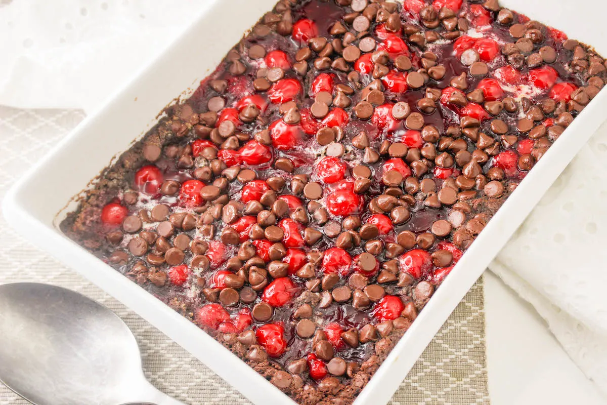 chocolate cake mix with cherry pie filling