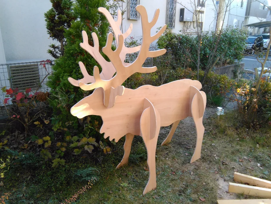 outdoor diy plywood reindeer