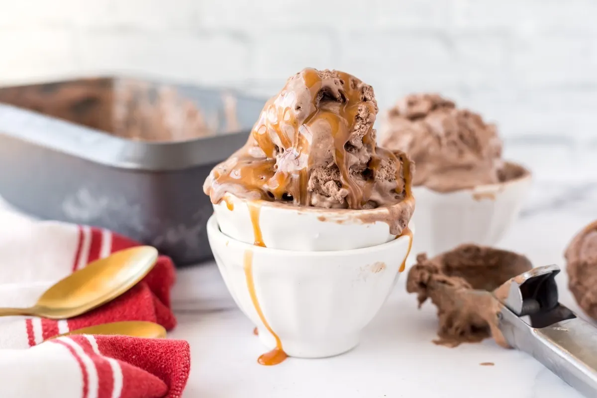chocolate ice cream with caramel in a bowl