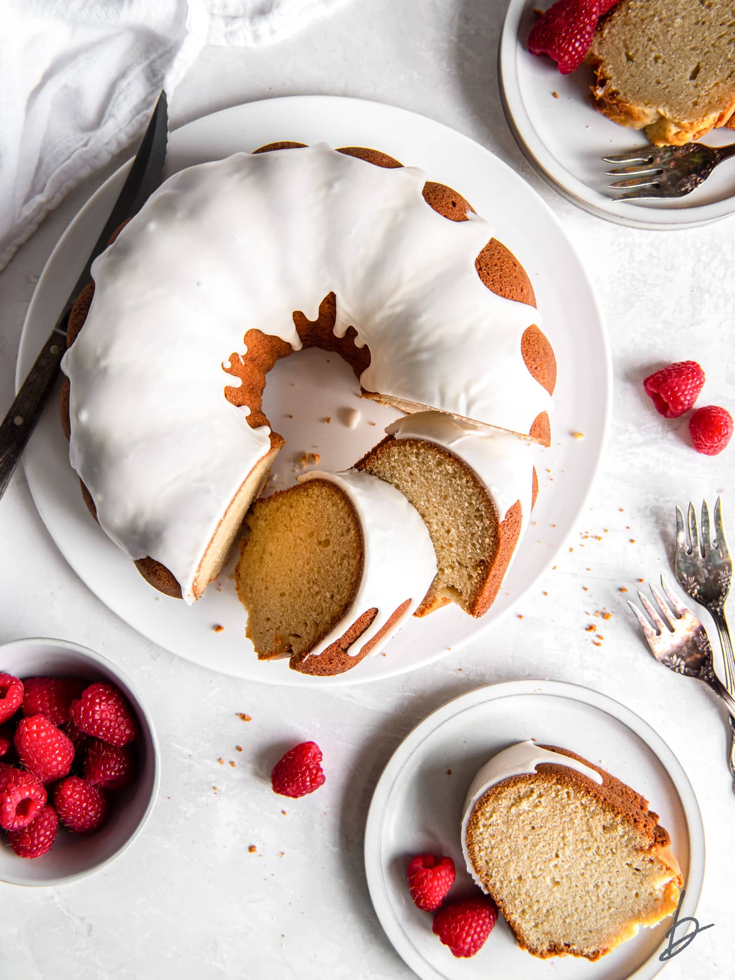 classic vanilla bundt cake