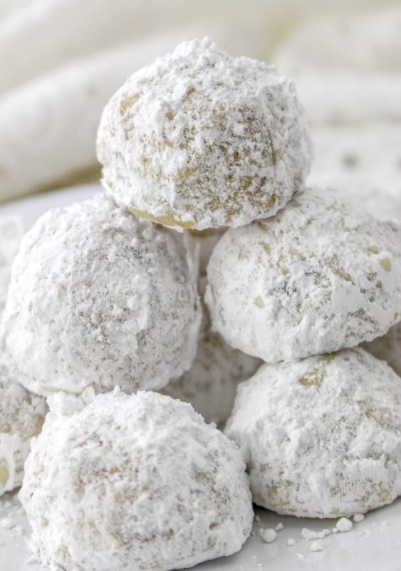 Snowball Cookies: The Perfect Winter Treat - DIY Candy