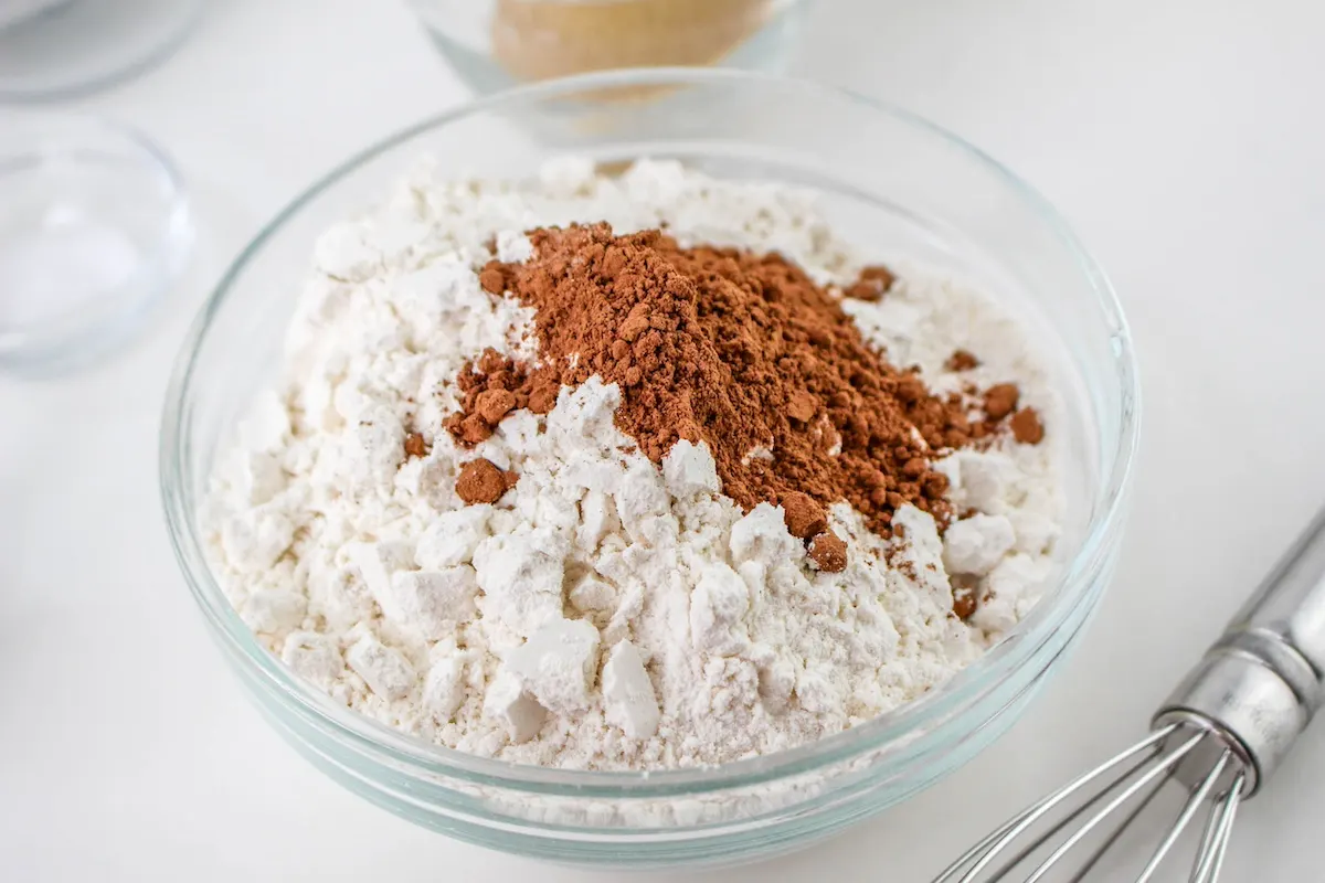 Combine the salt, flour, and cocoa powder in a bowl