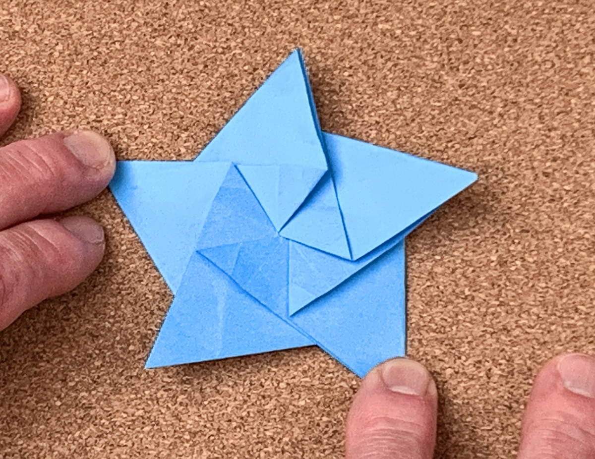 lock-the-folds-of-the-five-pointed-star-in-place