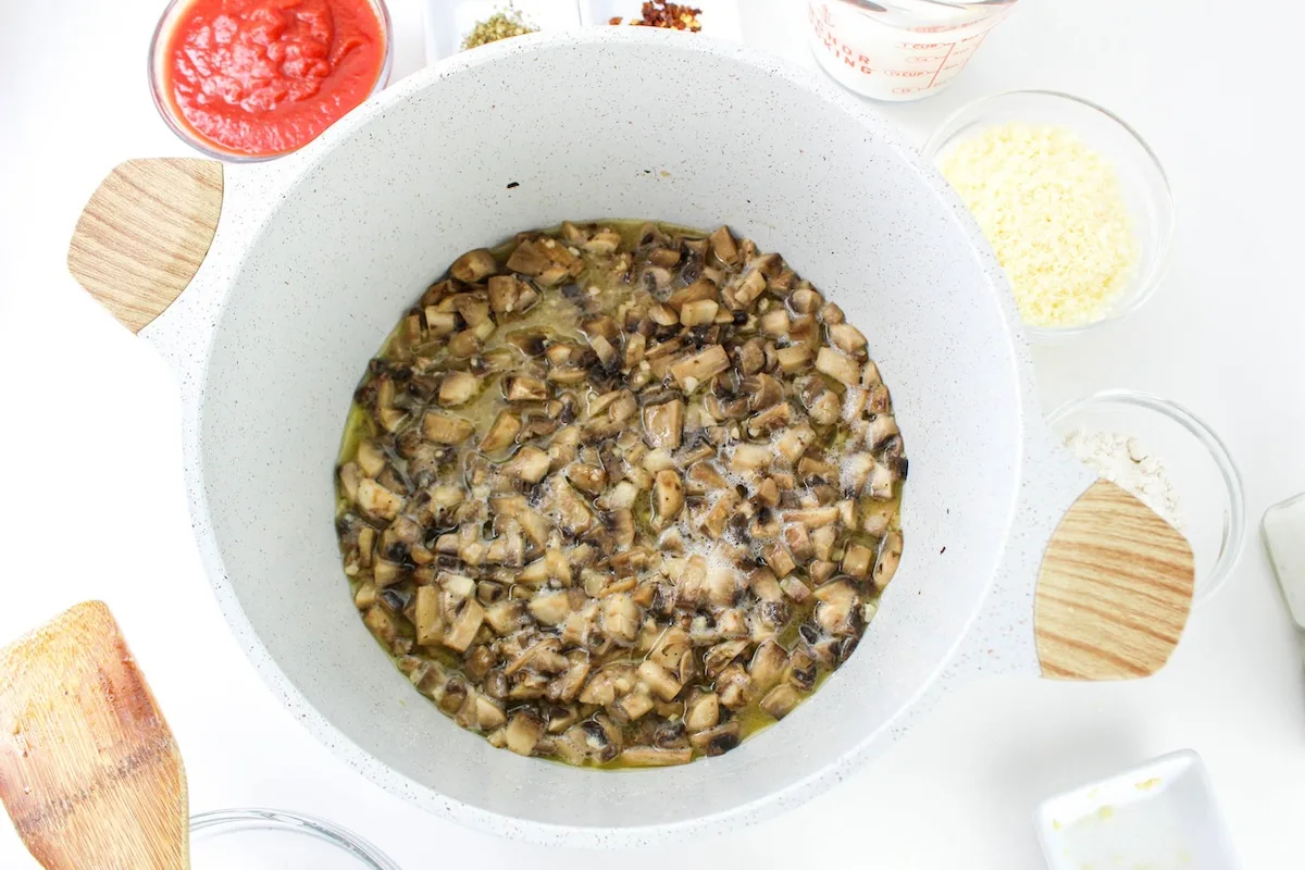 Cooking the mushrooms and garlic