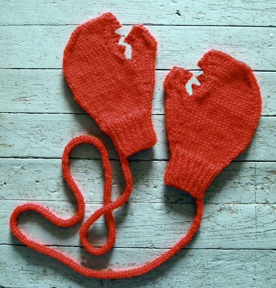 Knit Lobster Claw Mittens