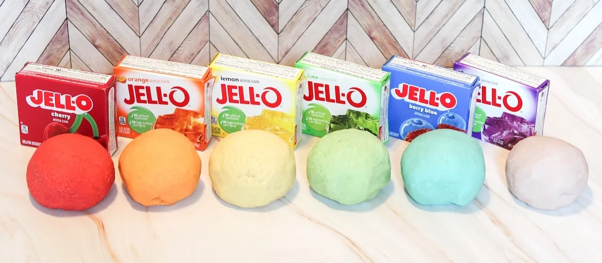 jello playdough in rainbow colors