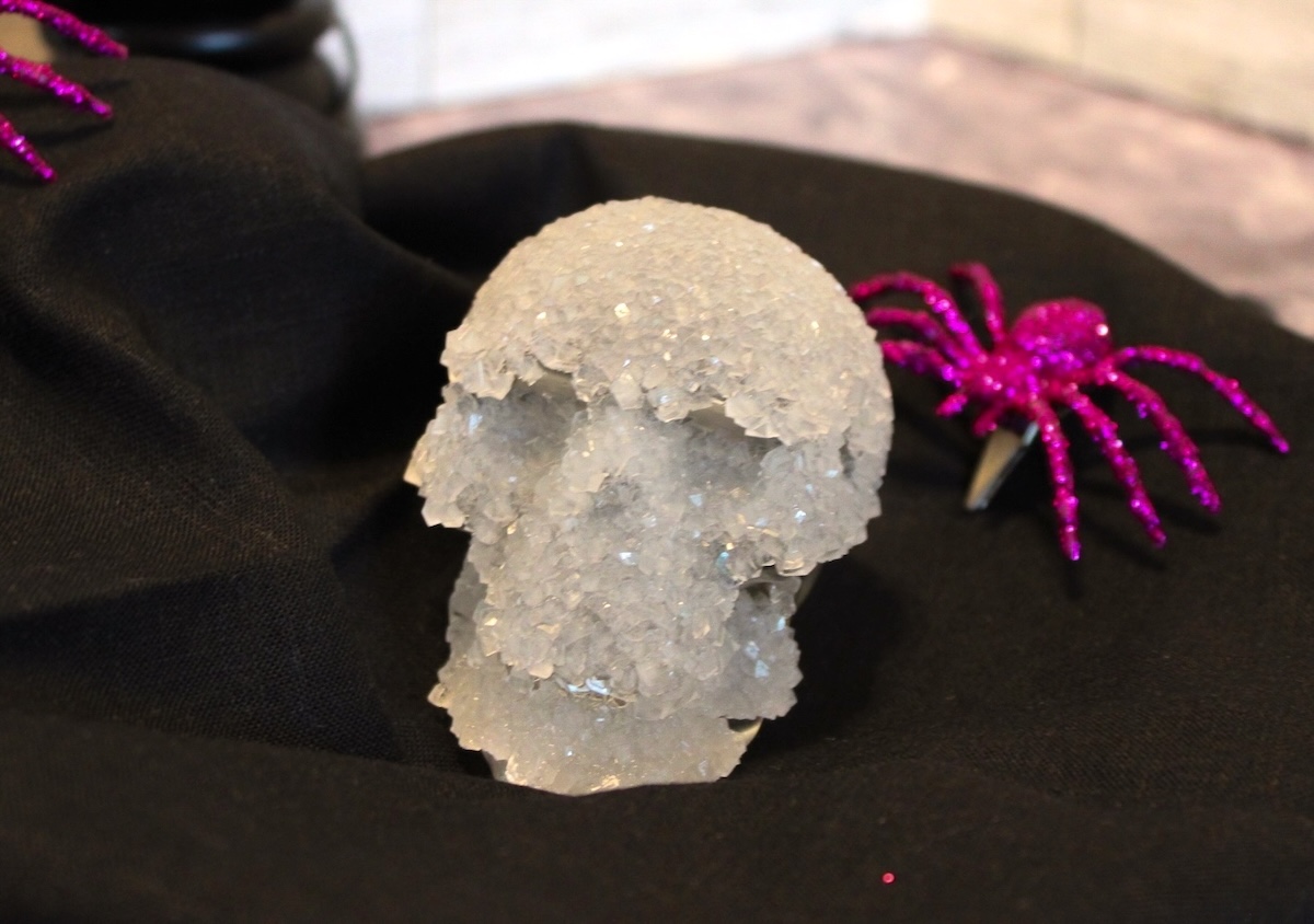 make a borax crystal skull