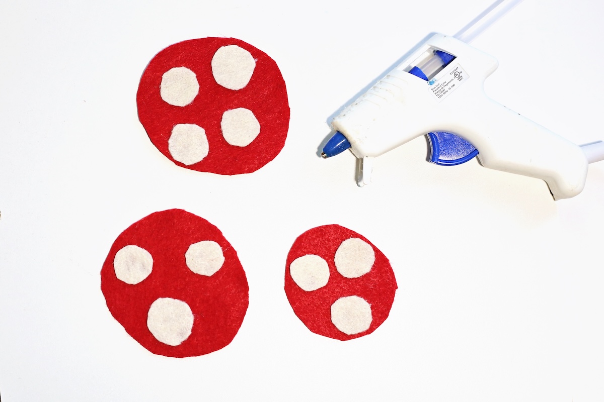 Glue Off White Circles on Red Circles
